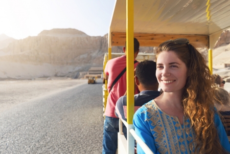 نفرت دهبية: رحلة عبر مصر القديمة